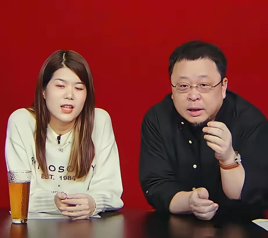 罗永浩终于张开了獠牙，对无数曾经支持他的网友下了手。“罗笠岛”