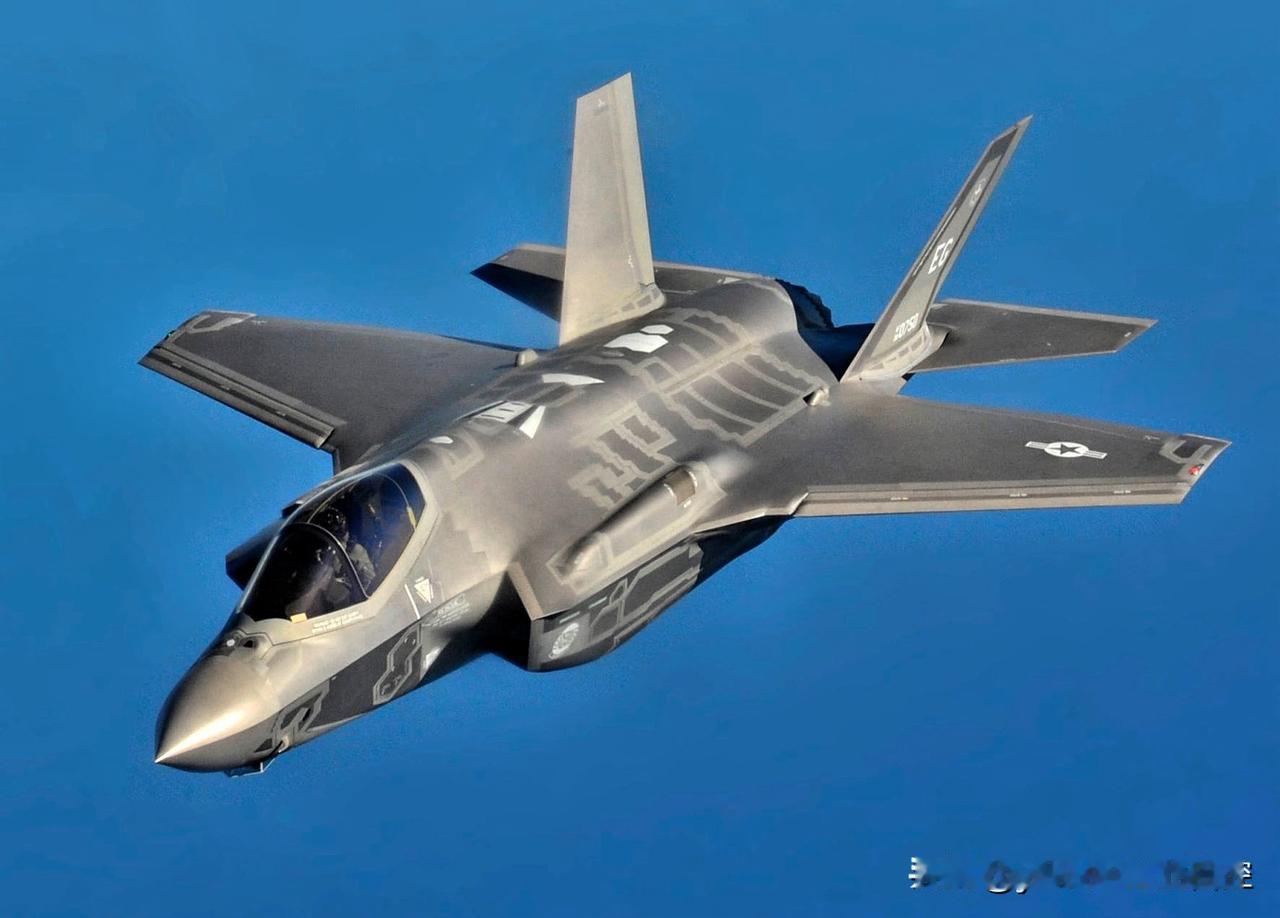 【美军调集动态】从当地时间2月16日上午开始，美国空军从驻英国莱肯思皇