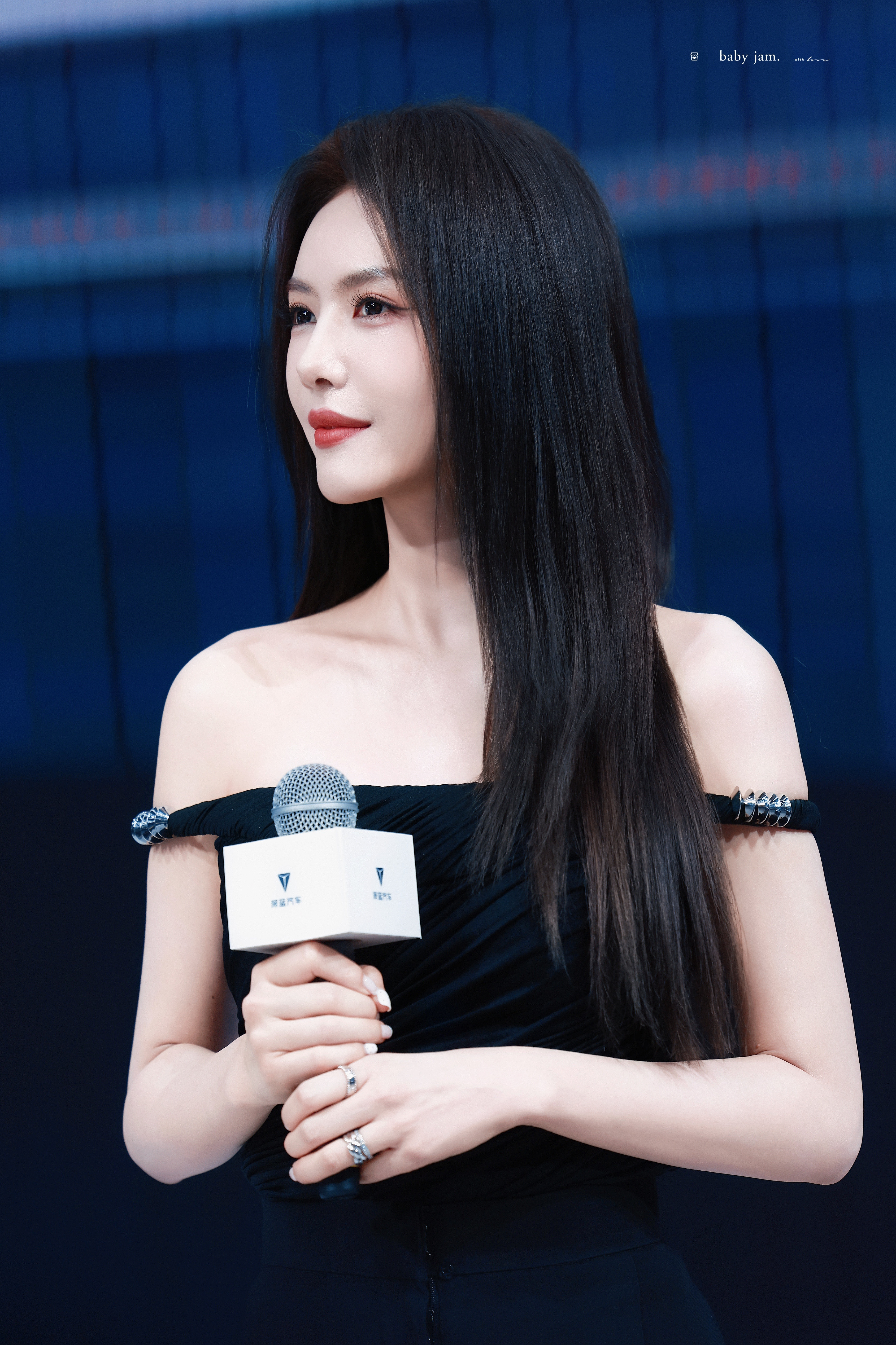 蔡文静长发如瀑