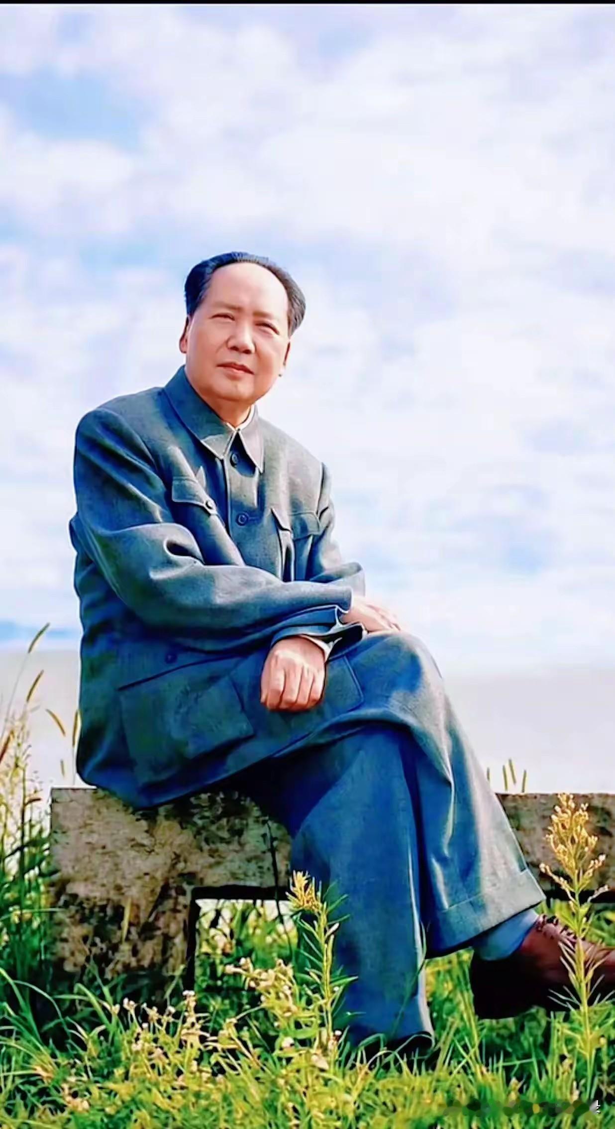 毛主席把毕生的智慧和精力，都贡献给了国家和人民！[玫瑰][玫瑰]毛主席的丰功伟
