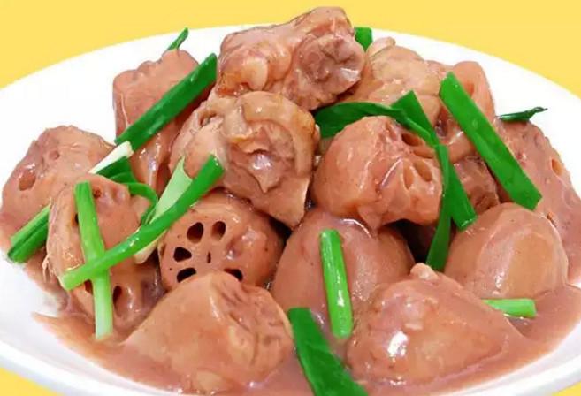 莲藕和猪蹄一起吃, 营养价值高, 许多人没有这样吃过