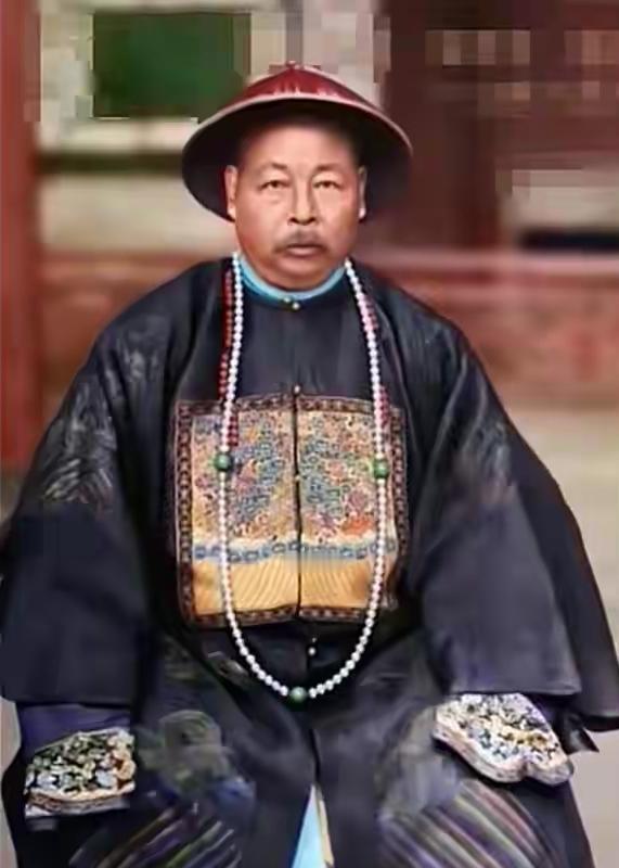 1872年，曾国藩刚去世，左宗棠就送来挽联，结果内容把曾家吓傻了……要理解这