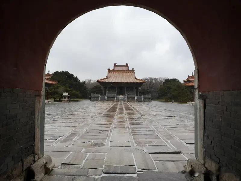 沈阳的春天值得一游的景点第一，昭陵第二，福陵第三，棋盘山第四，植物园第