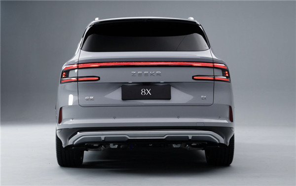 极氪8X实车曝光，被称“库里南+宝马X5的融合体”，定位大型豪华性能SUV，剑指