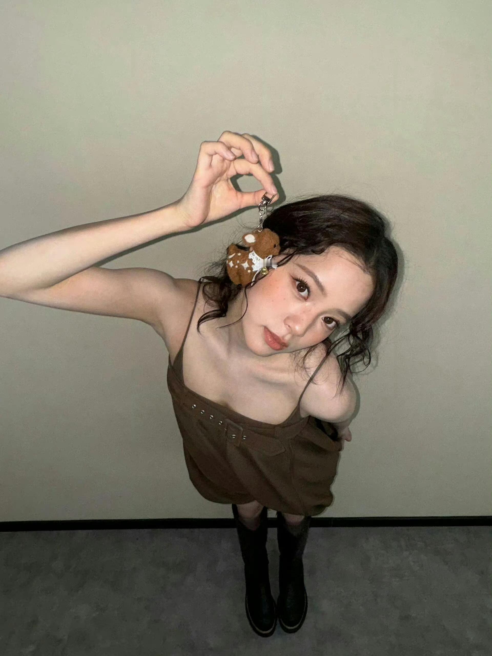 欧阳娜娜好明媚一张脸娜比奇奇怪怪的角度​​​
