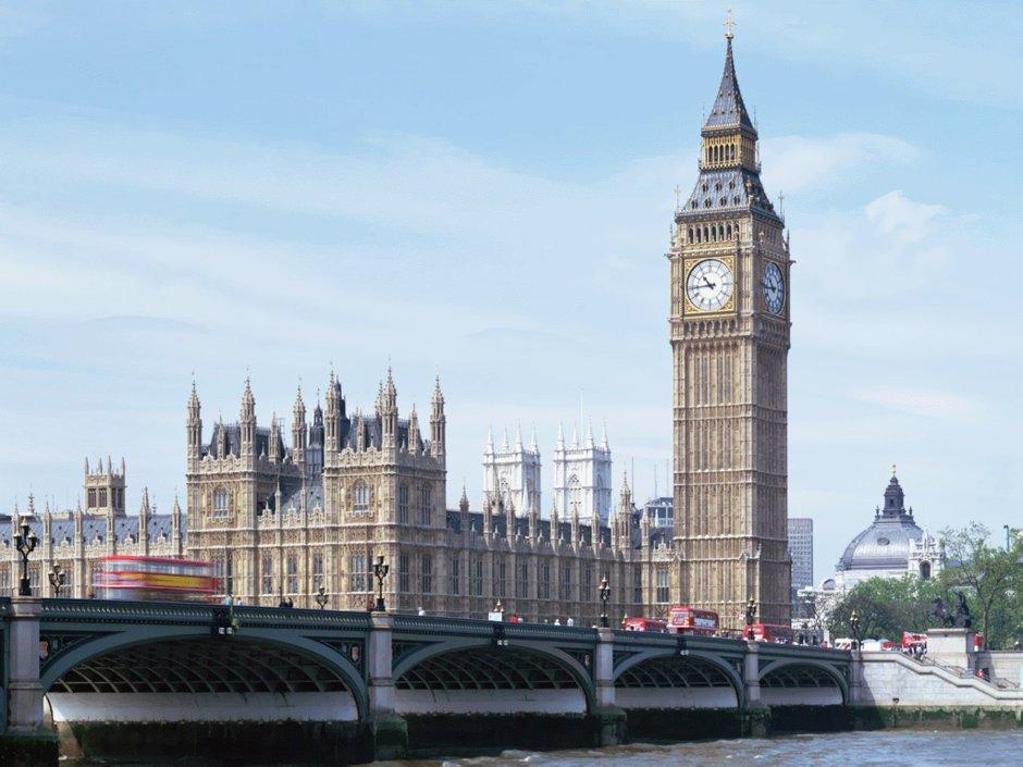 英国这次玩脱了，拉夫罗夫一句话把伦敦踢进参战名单！ 8月24日，英国首相伯纳