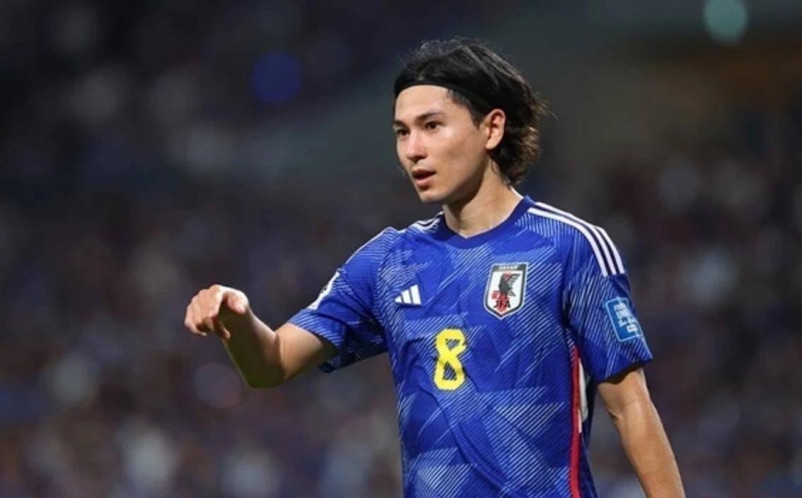 大概率16强或者8强。以日本队的实力，赢下突尼斯没有任何问题，大概率也会拿下瑞典