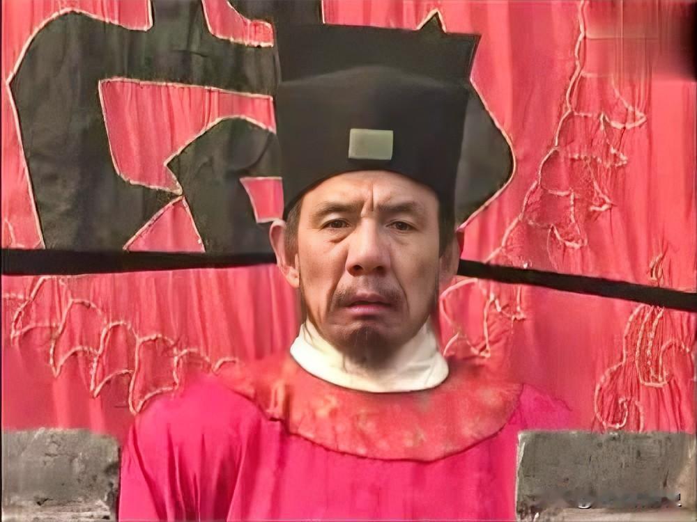 为什么开封府尹可以不顾忌高俅，存心让林冲免死？咱们先说开封府，再说那十几个同时出