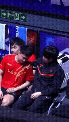 跟王楚钦做队友吧，他给出的情绪价值太好使！昨天魏桥对阵中程，中程有大头的陪