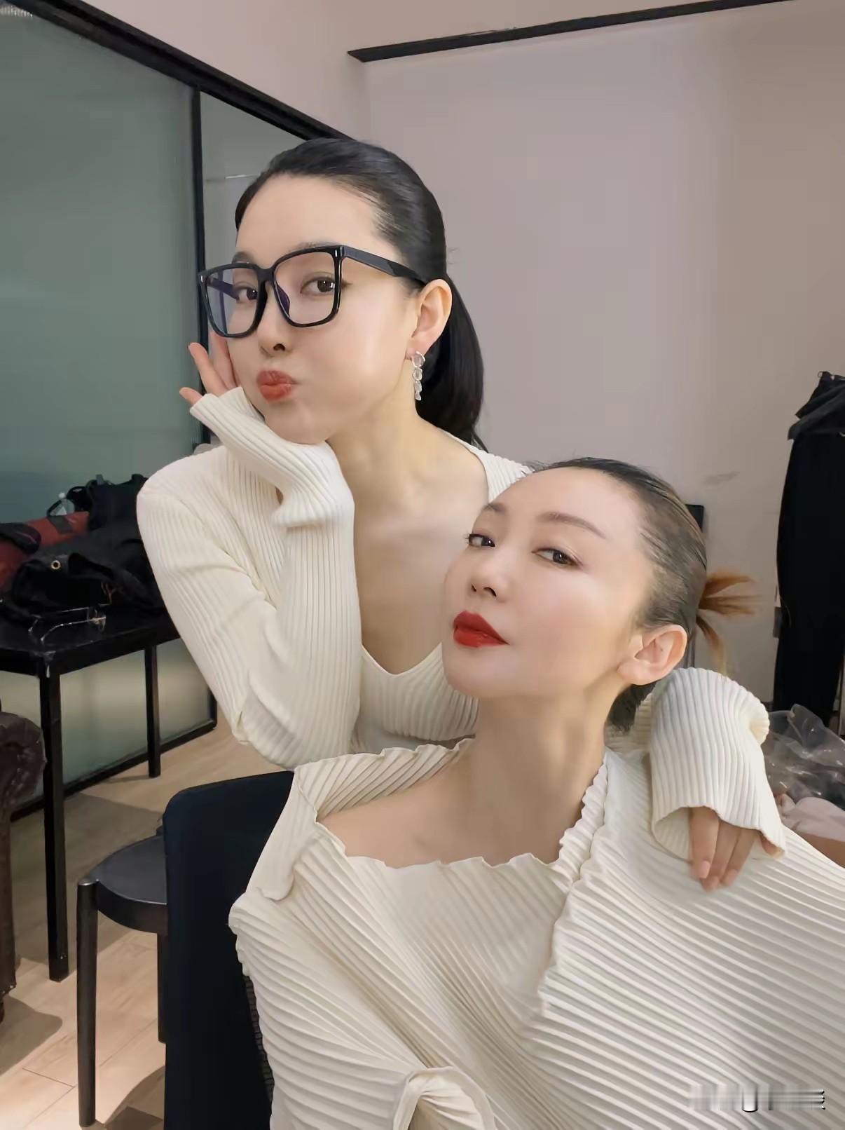终于知道9.3晚会的导演是谁了不是赵大治，也不是于蕾而是韩真和周莉雅