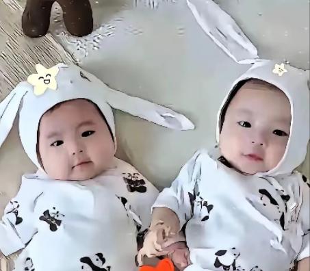 江苏盐城24岁姑娘未婚先孕，男方家笃定姑娘怀了双胞胎，舍不得打掉孩子，认定她