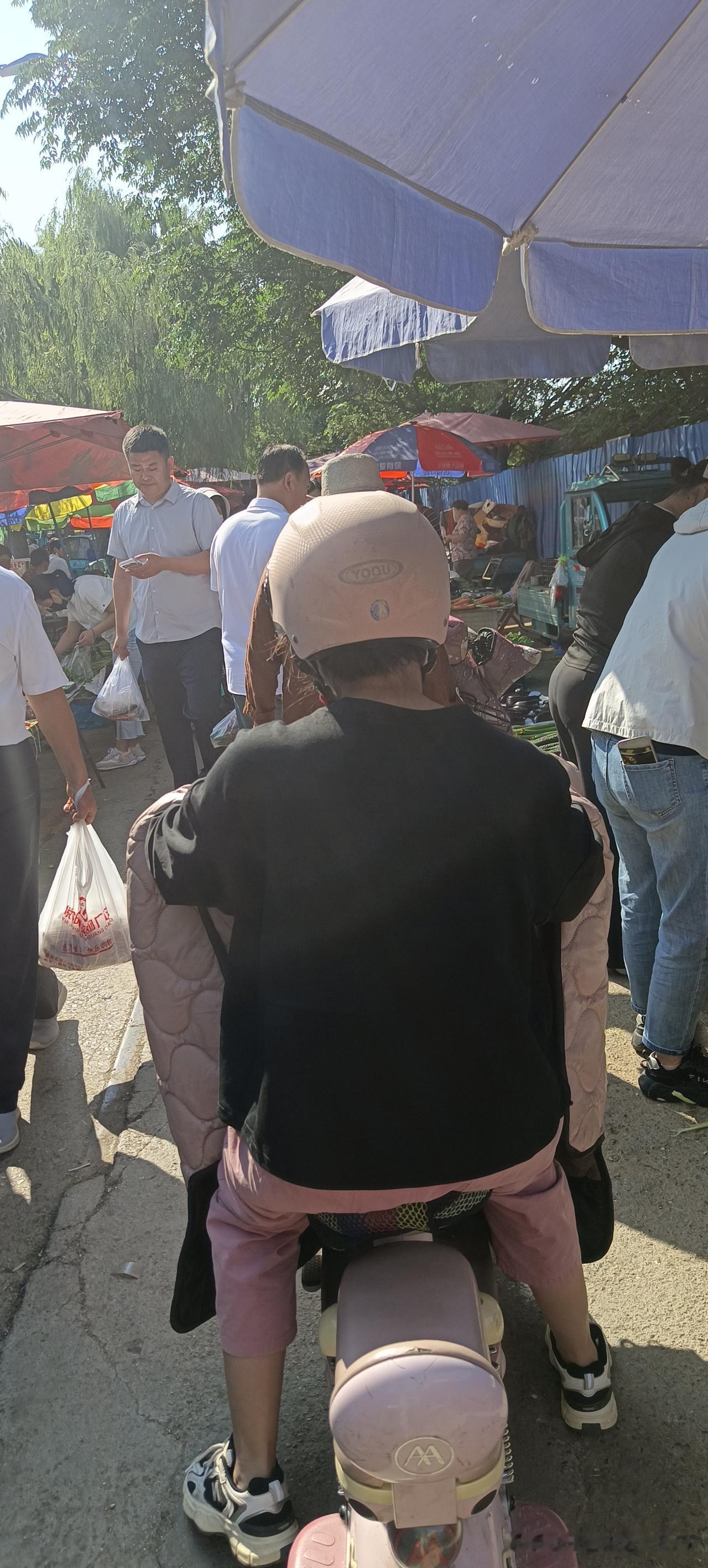 没心没肺呀，这样下去，最后绝对能成为老年痴呆。这才50岁，都糊涂成这样了。今天