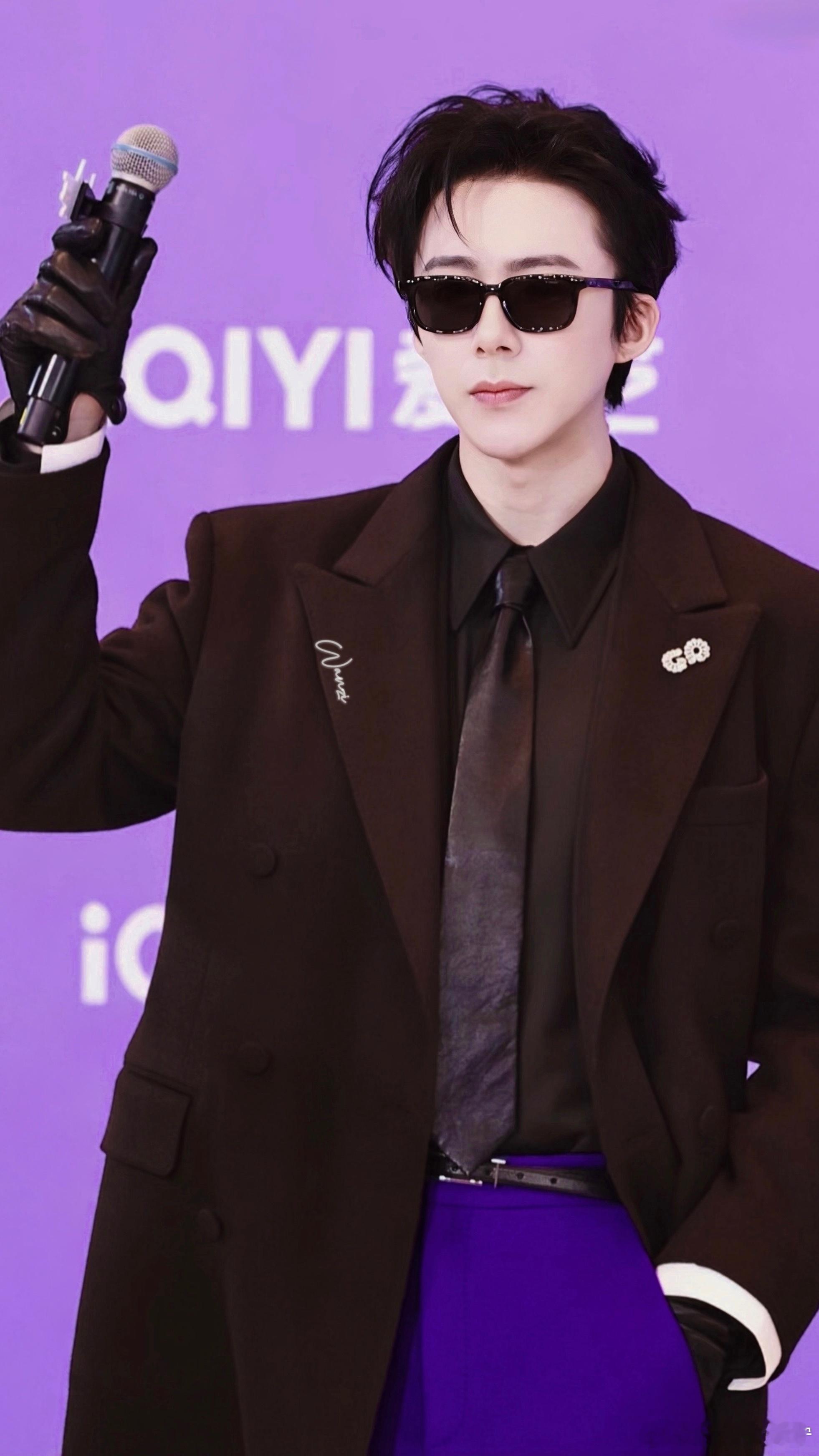 微博之夜|微博KING和QUEEN|摩登兄弟刘宇宁💛当暮色被无垠的月