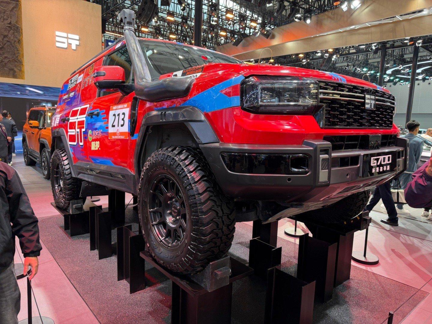 家人们，逛别错过4.2馆！“全领域豪华越野SUV”纵横G700家族强势亮相，硬实