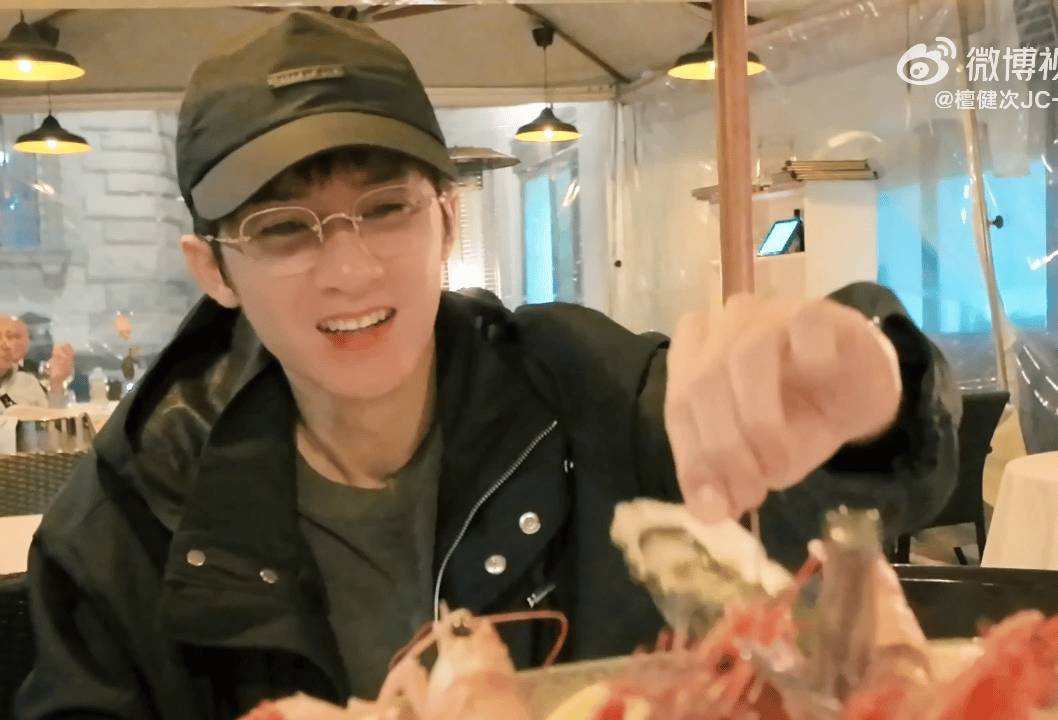 下辈子我要开个冰激凌店、水果店、海鲜餐厅、螺蛳粉店…，专门吸引檀健次小朋友