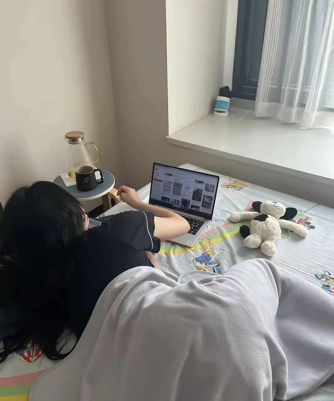 侄女感觉彻底养废了！高考结束，高考成绩321分，成绩出来不哭不闹，感觉一切都是意