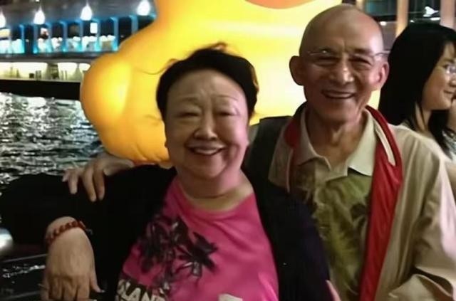 女儿曝游本昌临终细节！女儿回忆说，父亲走的那一刻，就跟平时睡着了一样，安安静静，一点痛苦都没有。其实