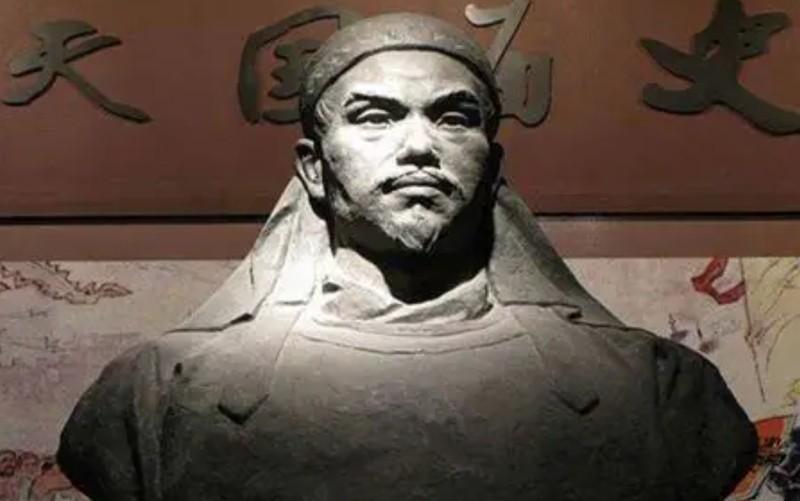 1855年，洪秀全洗完澡，妹妹洪宣娇未经通报就进来了，洪秀全笑着说：“妹子，好久