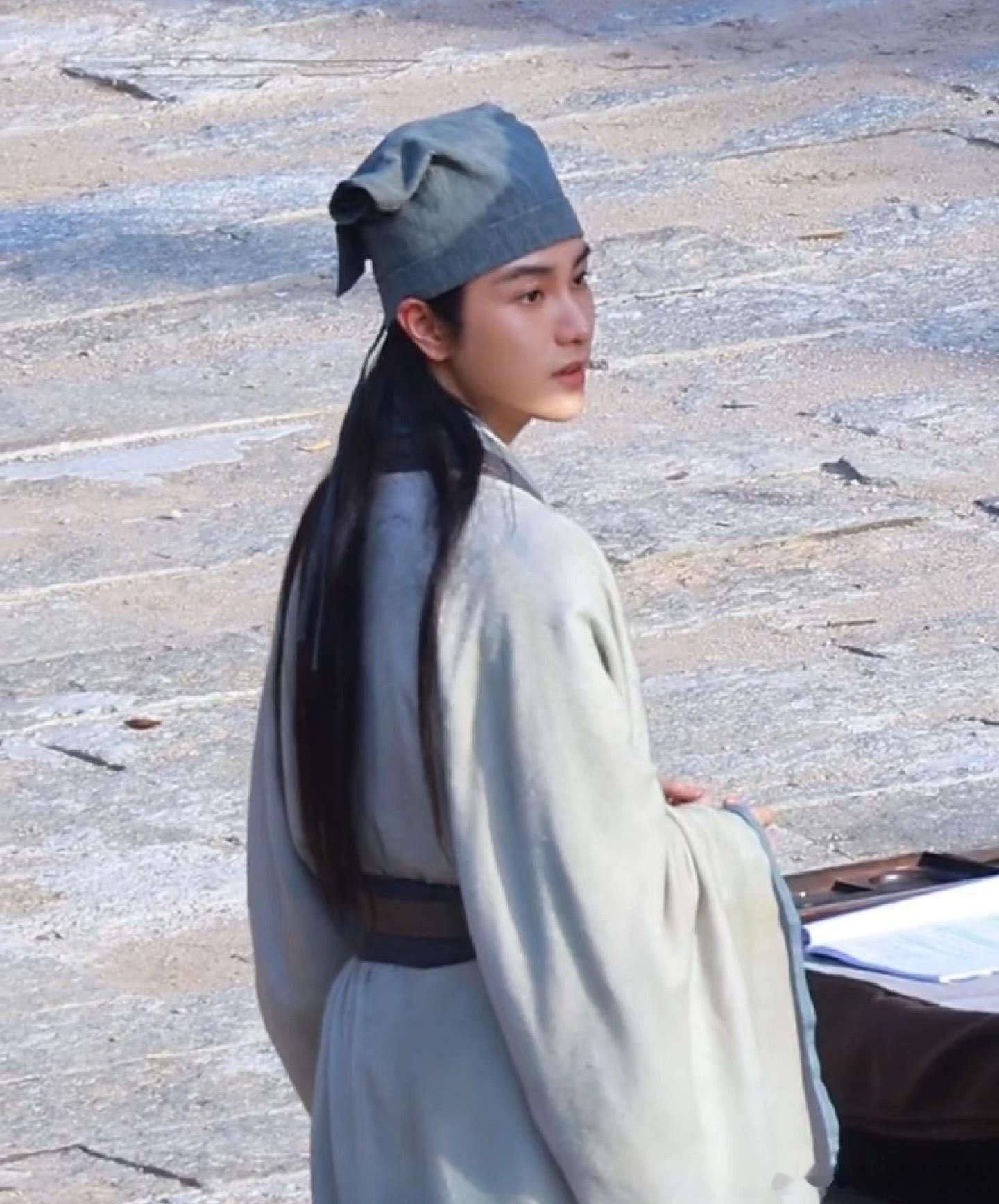 你敢信这是宁采臣……🐧就瞎拍吧​​​