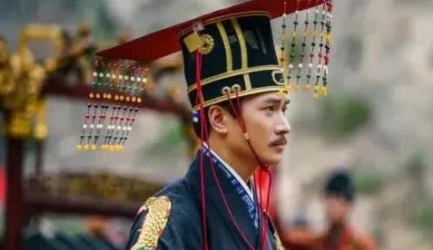 朱标如果没有英年早逝，朱棣会抢夺皇位吗？洪武十年的中秋家宴上，南京紫禁城的灯