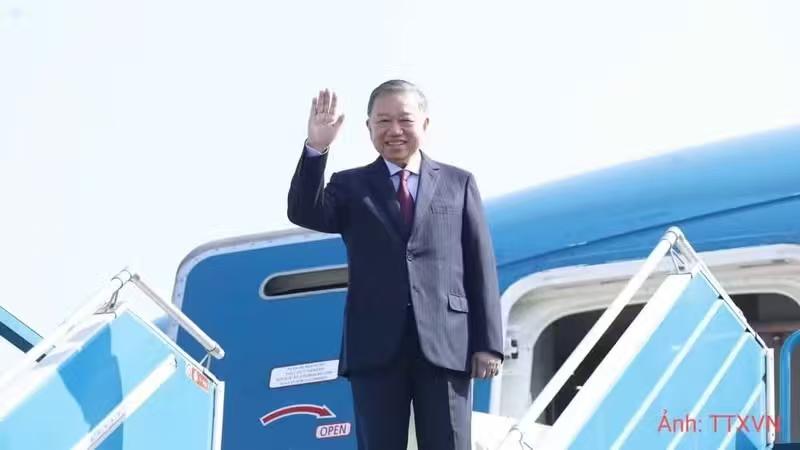 苏林访问澳大利亚，陪同人员必定有潘文江和梁三光两人。实际上，无论苏林走到哪，