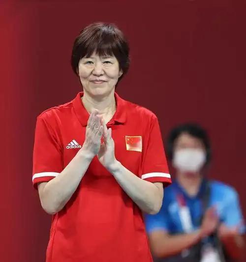郎平接受《面对面》记者采访时，被问到那句无数观众都在心里默念过的“我们还想让您再
