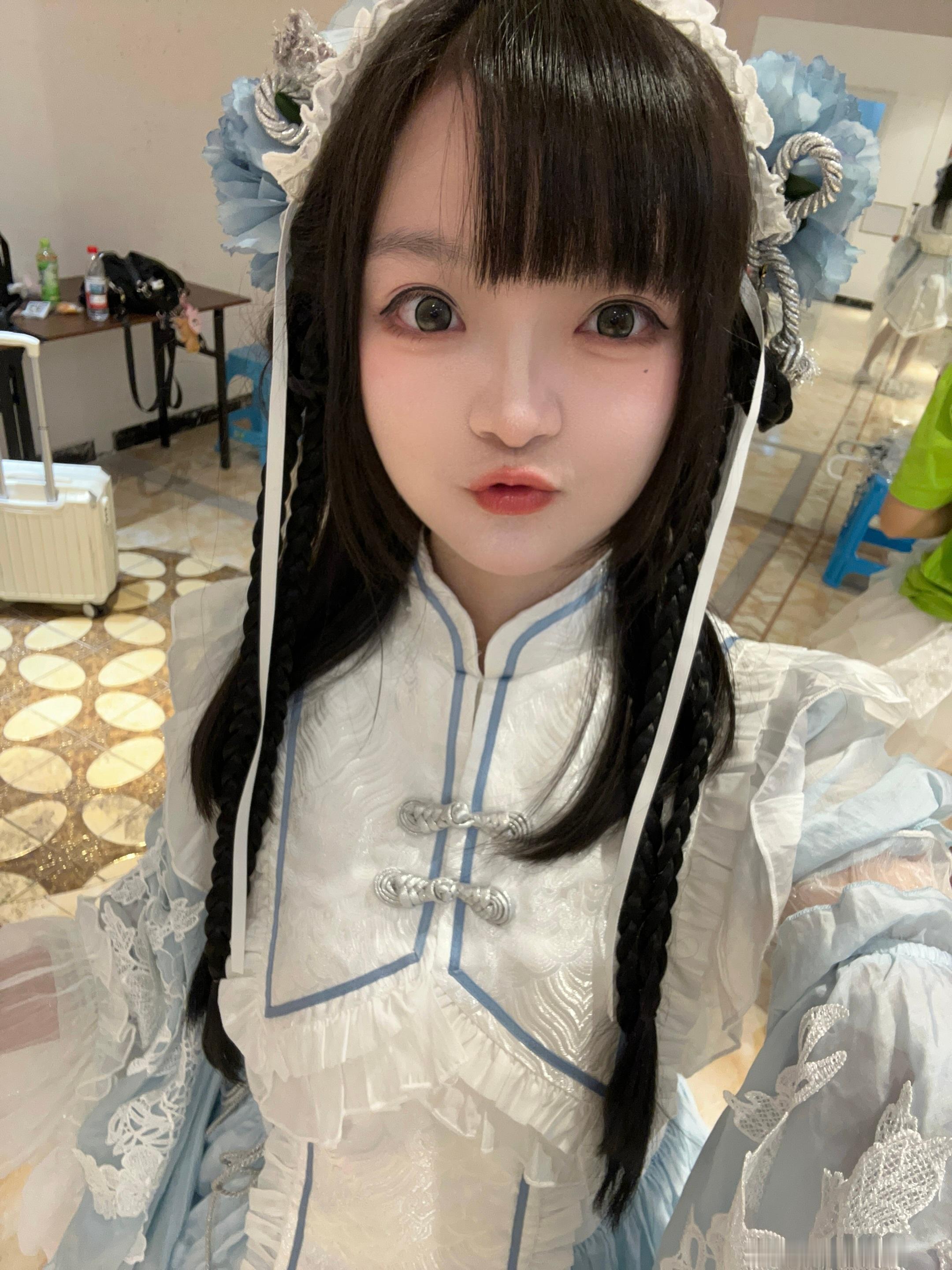 今天随机解锁了一个新发型～​​​