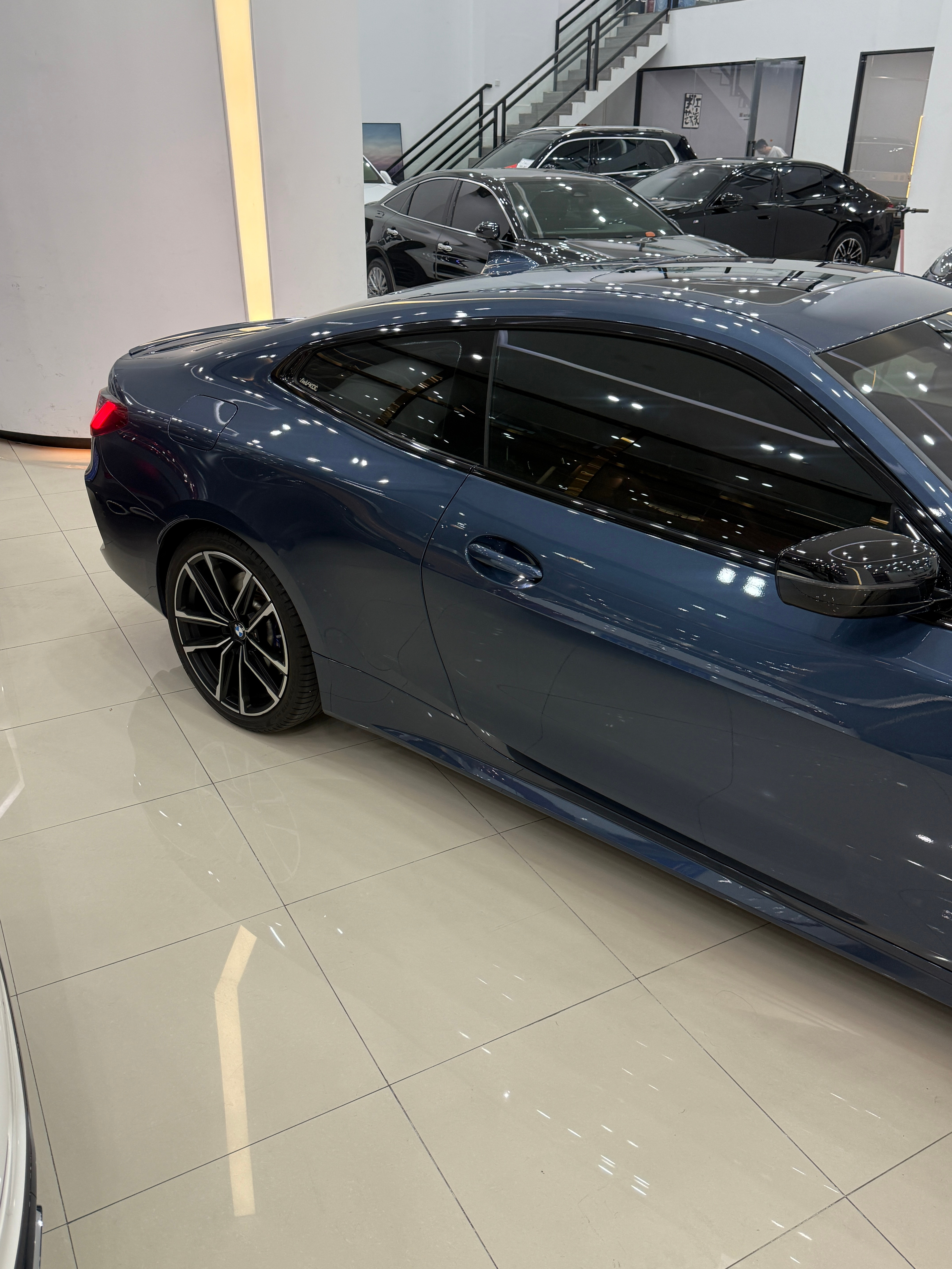 宝马大降价30万现在的车子真的是太便宜啦，当年落地50多万的宝马430双门轿跑，