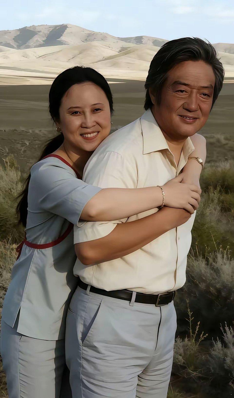 琼瑶与丈夫平鑫涛恩爱照