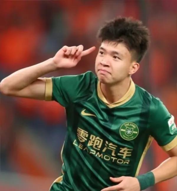 18岁的王钰栋确实厉害！可以说是国内足球职业化以来，这个年龄段表现最好的前锋。
