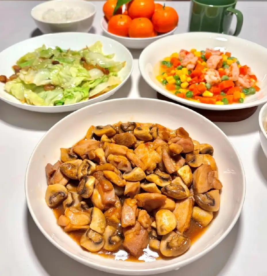 这段时间老公公司暂时没什么事，在家歇着。他心态特别好，一点不焦虑