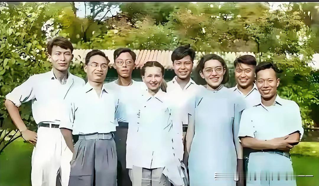 人间四月天的林徽因教授带出来的高徒！1950年清华园，林徽因与清华大学营建系