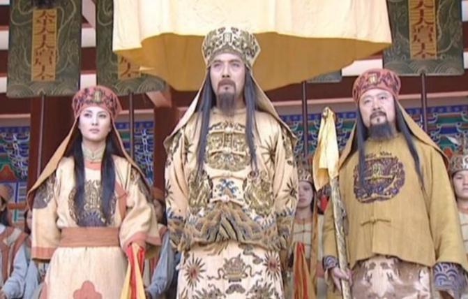 洪秀全在发动金田起义前，知道自己干的是诛九族的事，于是就回到老家把族人都接走。但