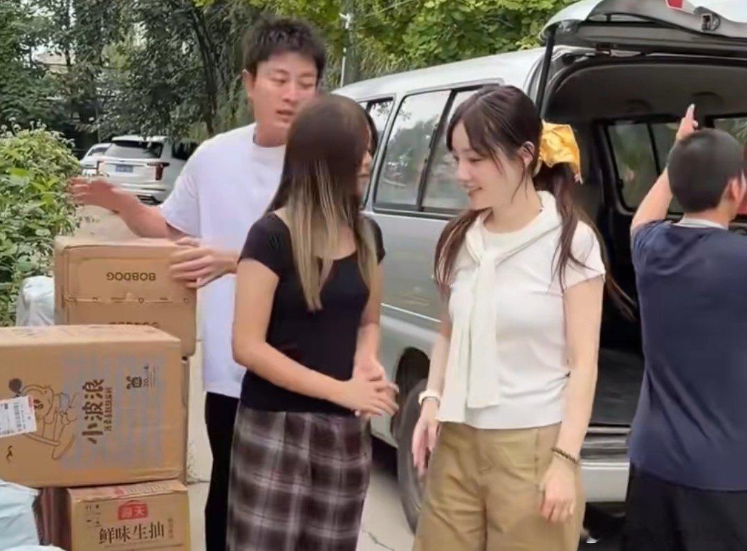 贾乃亮的隐忍你就学吧这样居然还能同框​