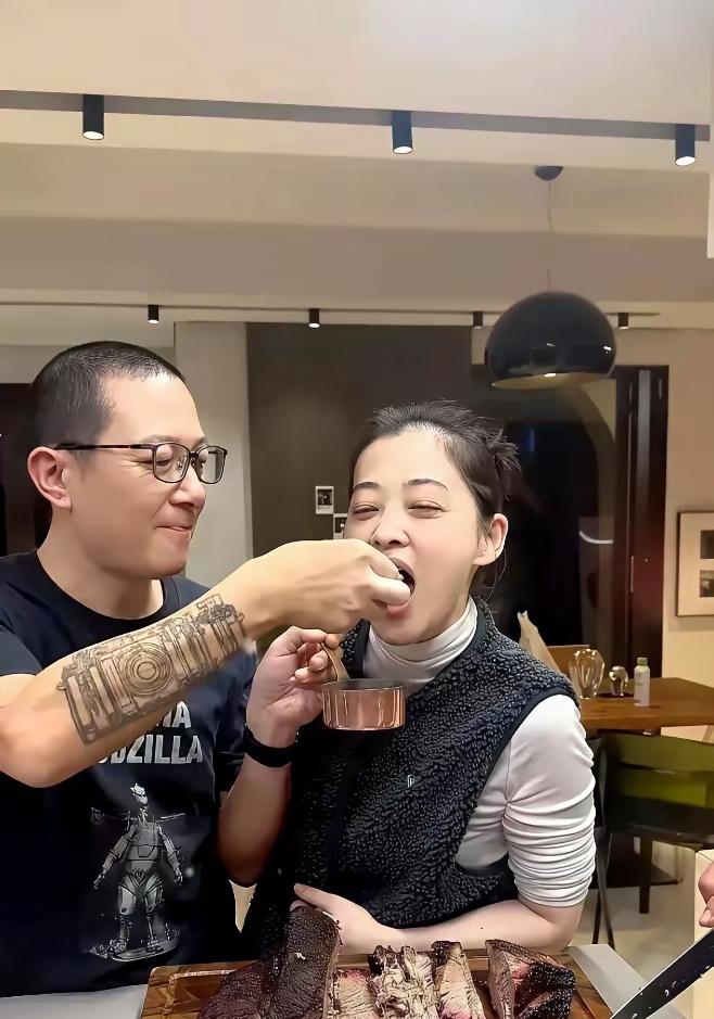 梅婷的豪宅火了！刷到梅婷分享的日常，这生活实在太令人羡慕了。她在北京住着上