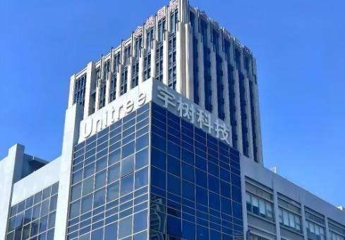 突发封锁！五角大楼甩出清单，死死掐住中国宇树科技的咽喉。美资强制撤退，海外大门轰