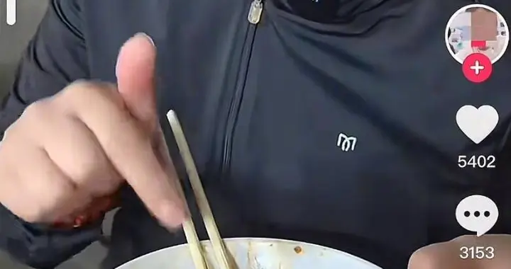 女子指控“自助火锅店使用饱腹剂”,店方回应