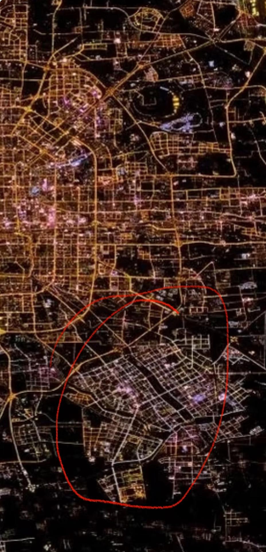 这是亦庄吗？为什么中间有条大黑线