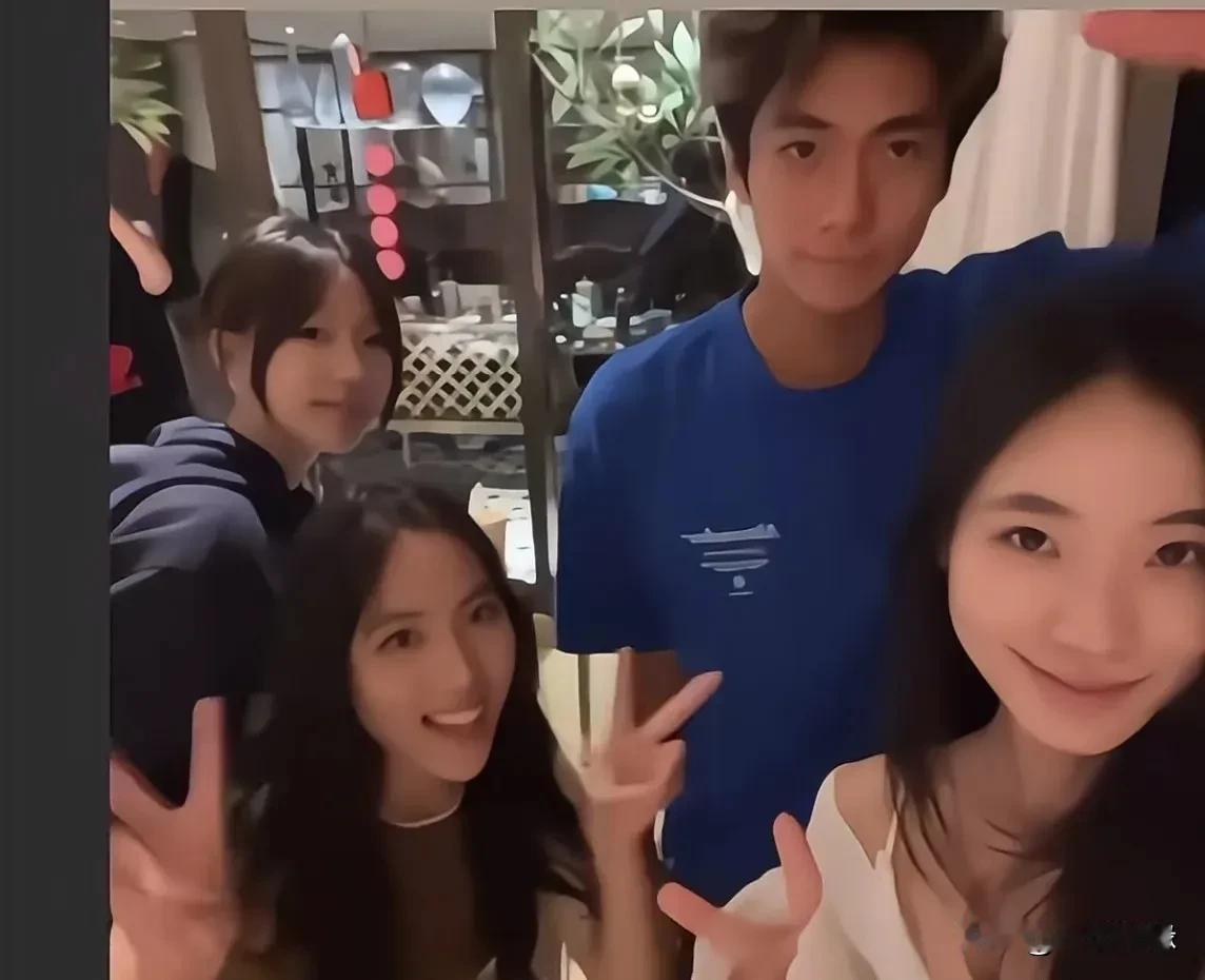 大S离开已经半年了，S一家似乎已经走出了伤痛，唯独S妈没有走出来。凌晨睡不着觉喊