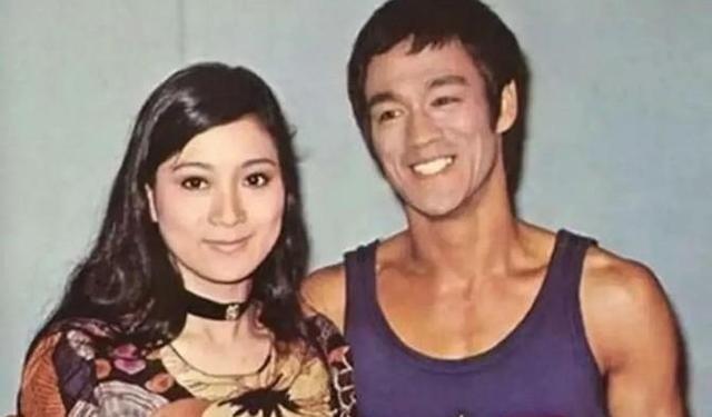 1973年，李小龙死在了丁佩的床上！一时间她被推上了风口浪尖，可没过多久