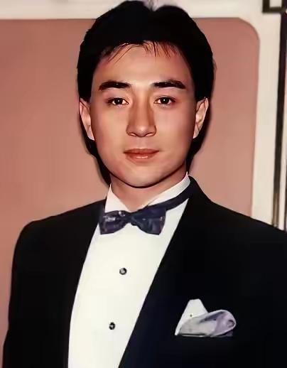 在你眼里黎明，林俊贤，吴岱融谁帅得更完美，大家都知道林俊贤是香江第一美男，吴岱融