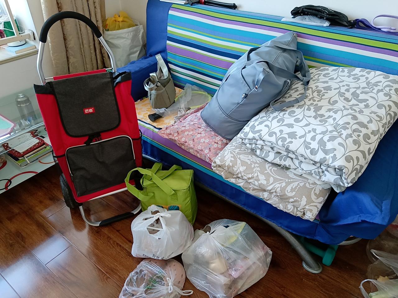 从重庆开启返程之旅，全程走国道近2100公里，中途去了趟河南许昌。白天赶路，晚上