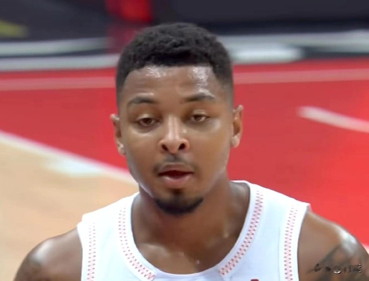 福建队客场掀翻江苏肯帝亚，国内球员比拼邹阳略胜一筹。福建晋江文旅队按照现在