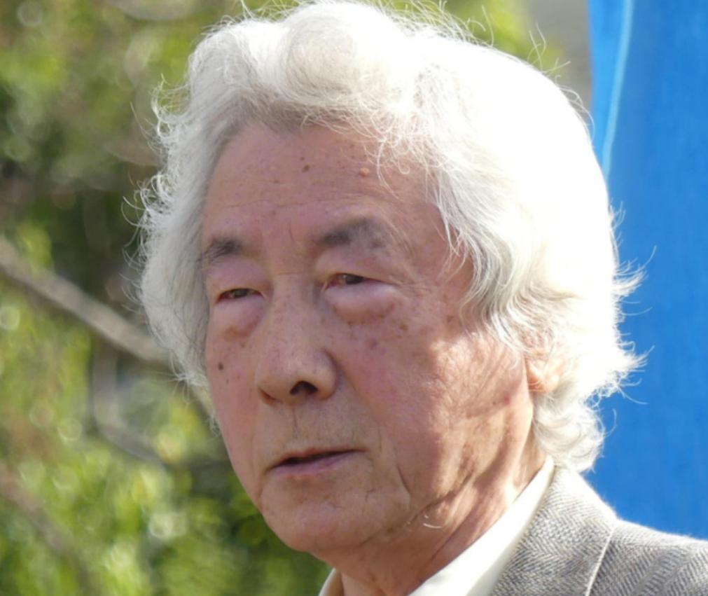 /小泉进次郎83岁的老父亲小泉纯一郎露面了，作为日本前首相，他对高市早苗评价