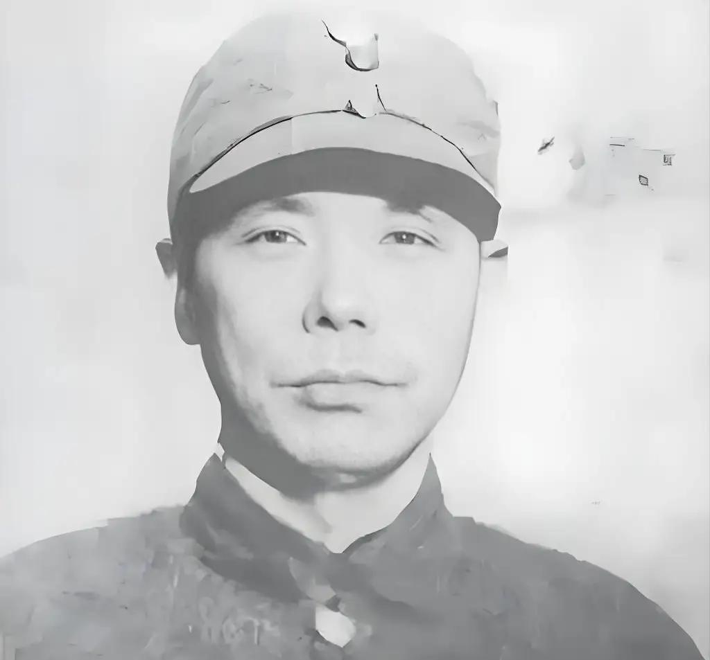 1943年，常德会战刚胜利，王耀武正摆庆功宴招待57师残存官兵，傅仲芳突然带宪兵