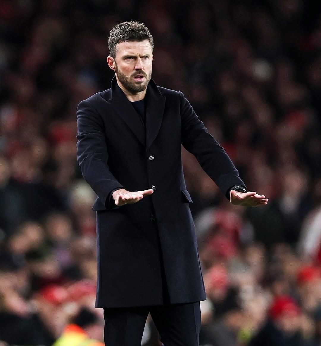 鲁尼：卡里克100%应该转正。“我100%认为卡里克应该得到正式教练的工作。现在