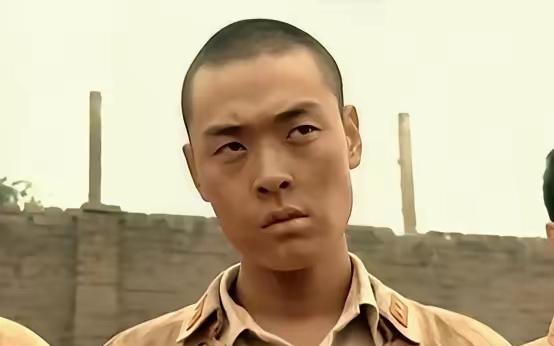 李幼斌当场发飙，怒斥小鲜肉“抢戏”！《亮剑》当年片场到底有多野？一个新人，竟