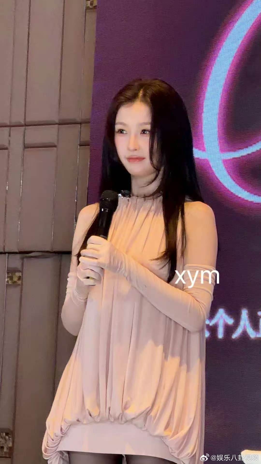 虞书欣签售会饭拍虞书欣签售会饭拍生图虞书欣签售会饭拍来了，怎么感觉有点变样了……