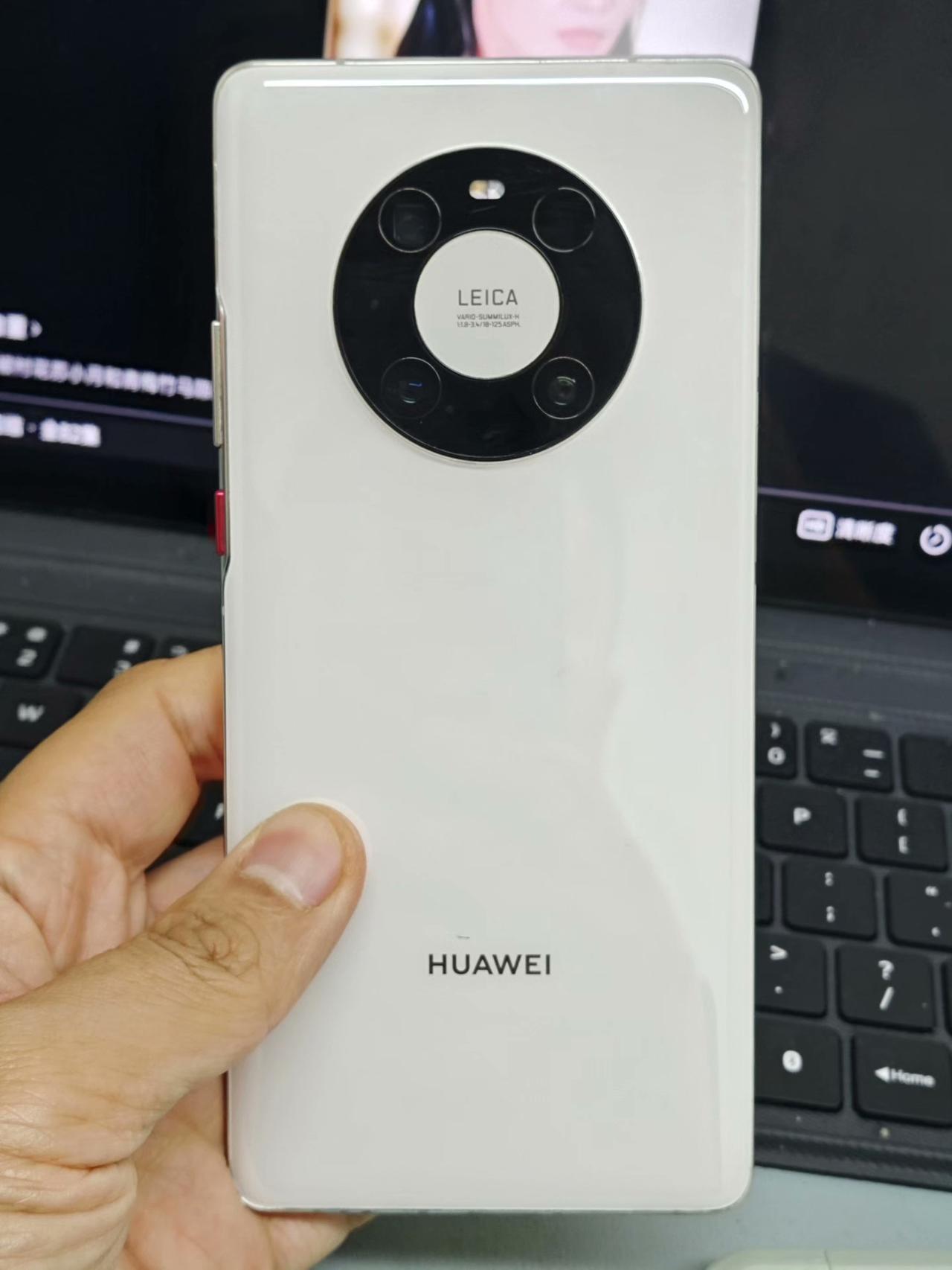 这应该是华为Mate系列最经典的型号之一了吧？2026年还有人在用华