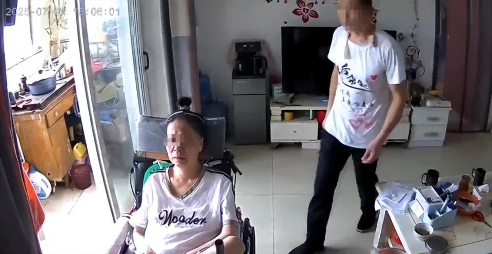 “禽兽不如？”湖南，一54岁女子是渐冻症患者，她花4000元，雇了个男护工照顾自